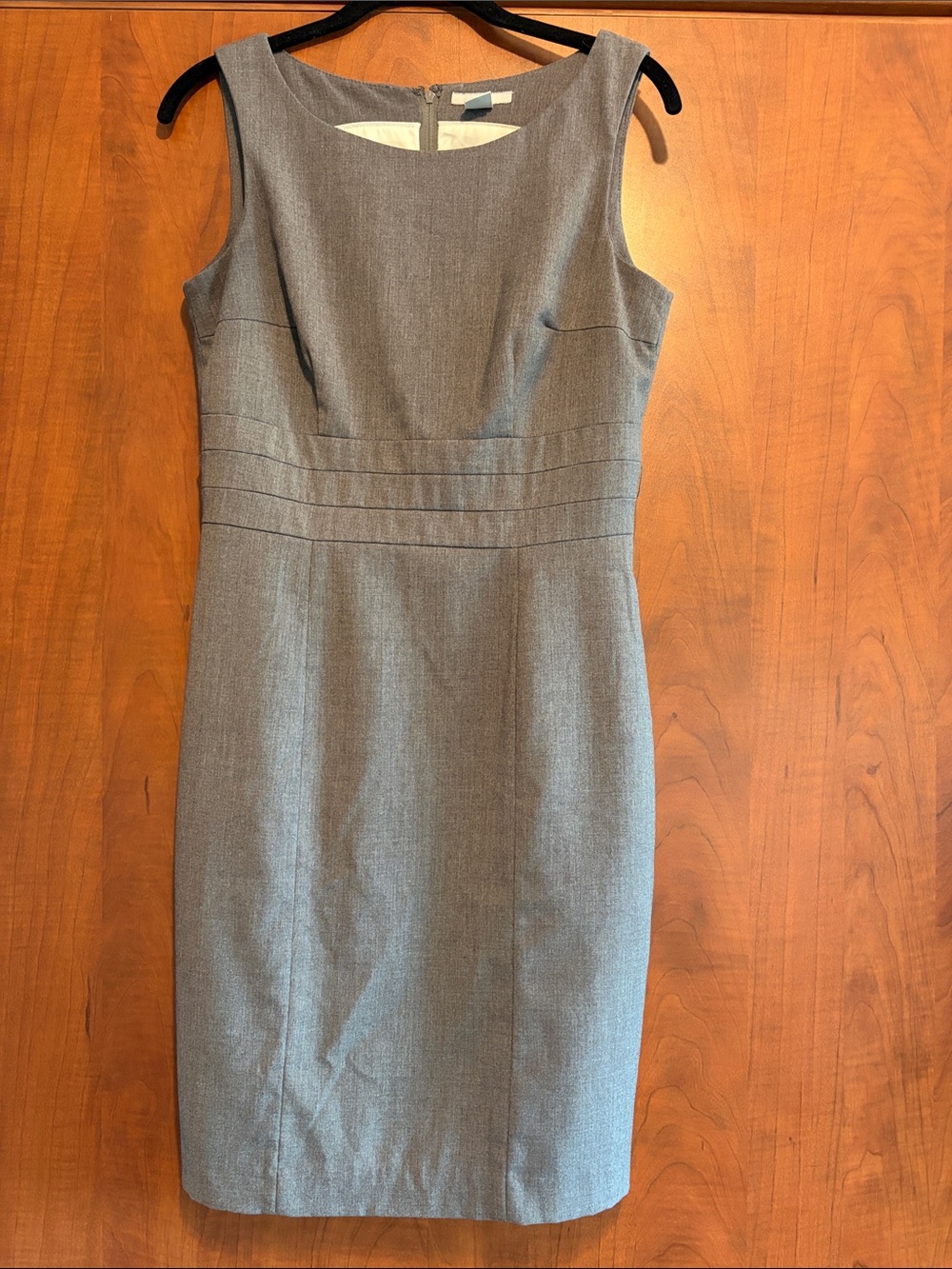 Sleeveless Sheath Dress in Gray